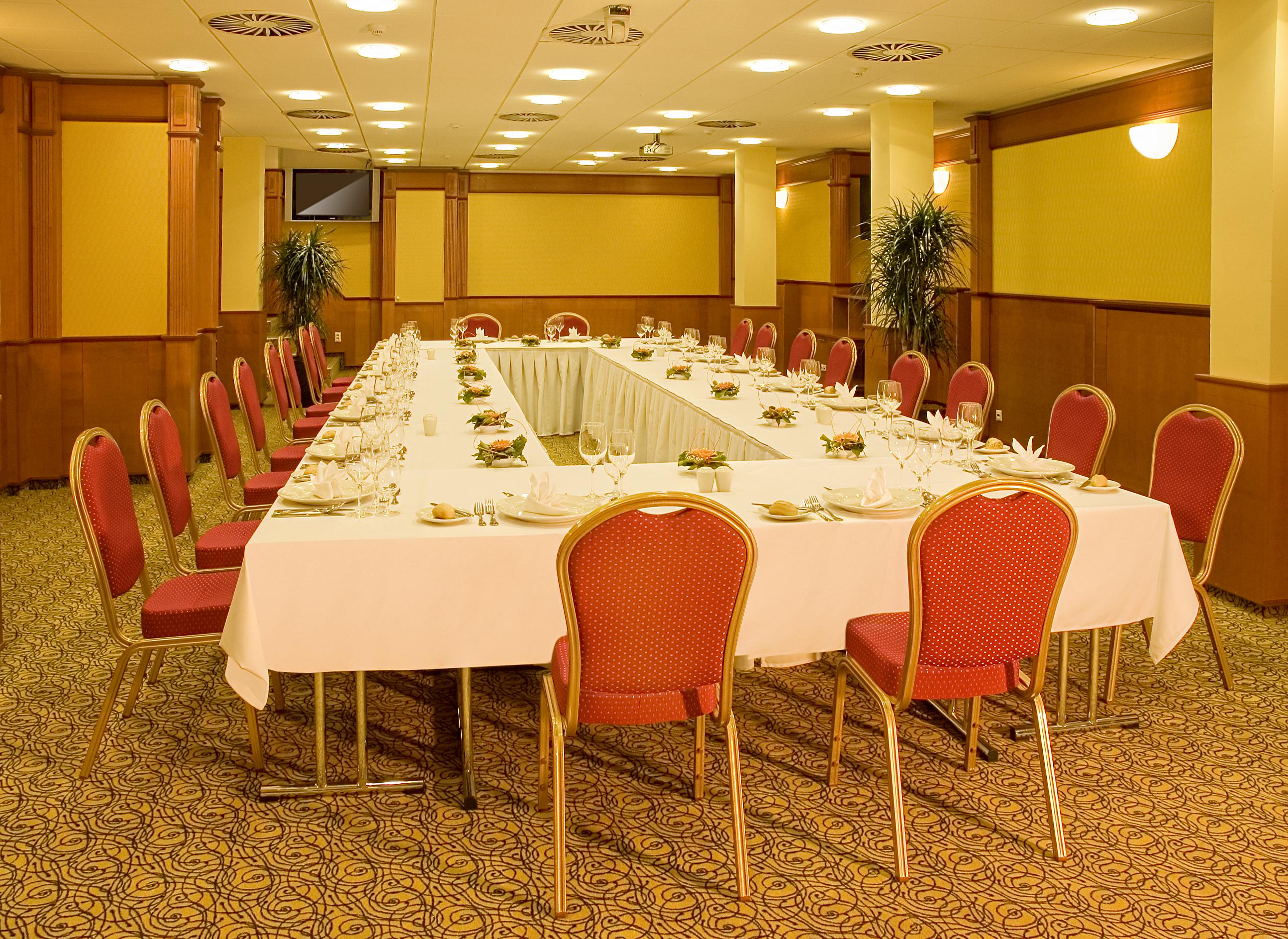 Primavera & Congress Centre 4*