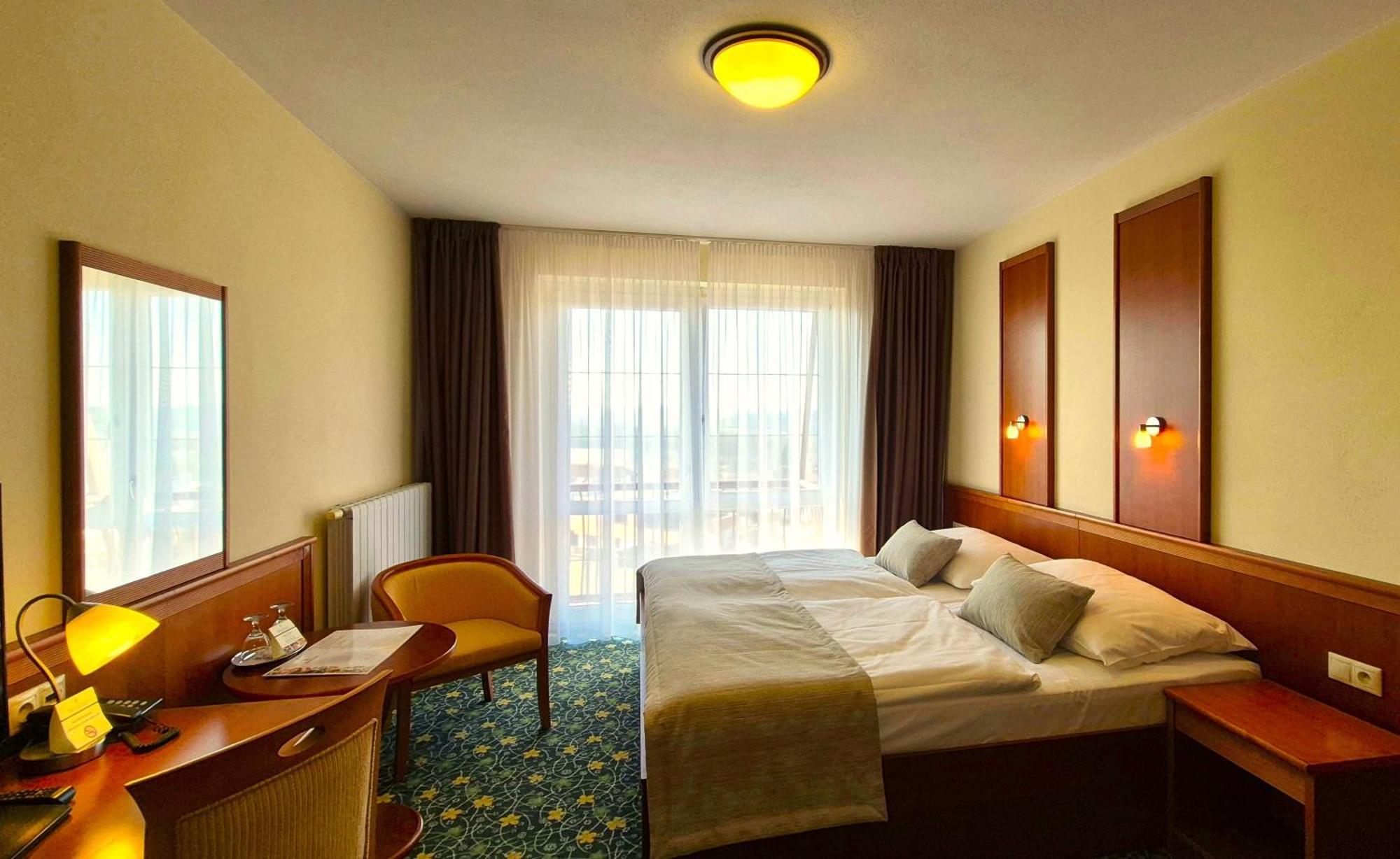 Hotel Primavera & Congress Centre 4*