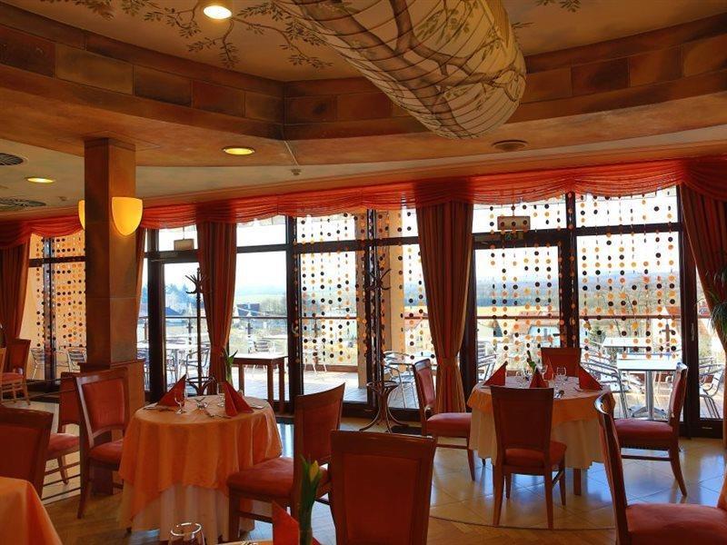 Hotel Primavera & Congress Centre 4*