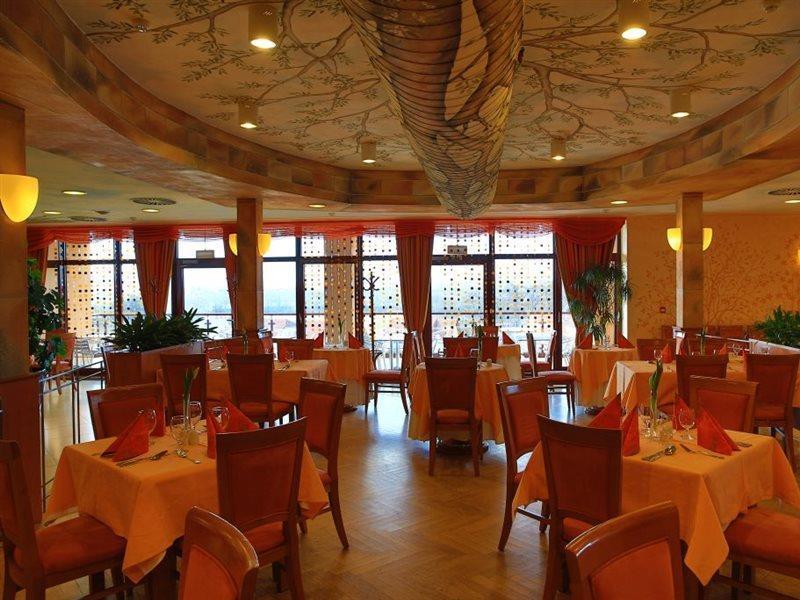 Hotel Primavera & Congress Centre 4*